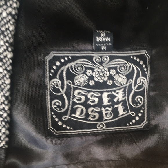 COPY - Black and white cropped vest - Picture 3 of 4